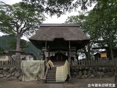 加茂神社（長野）拝殿